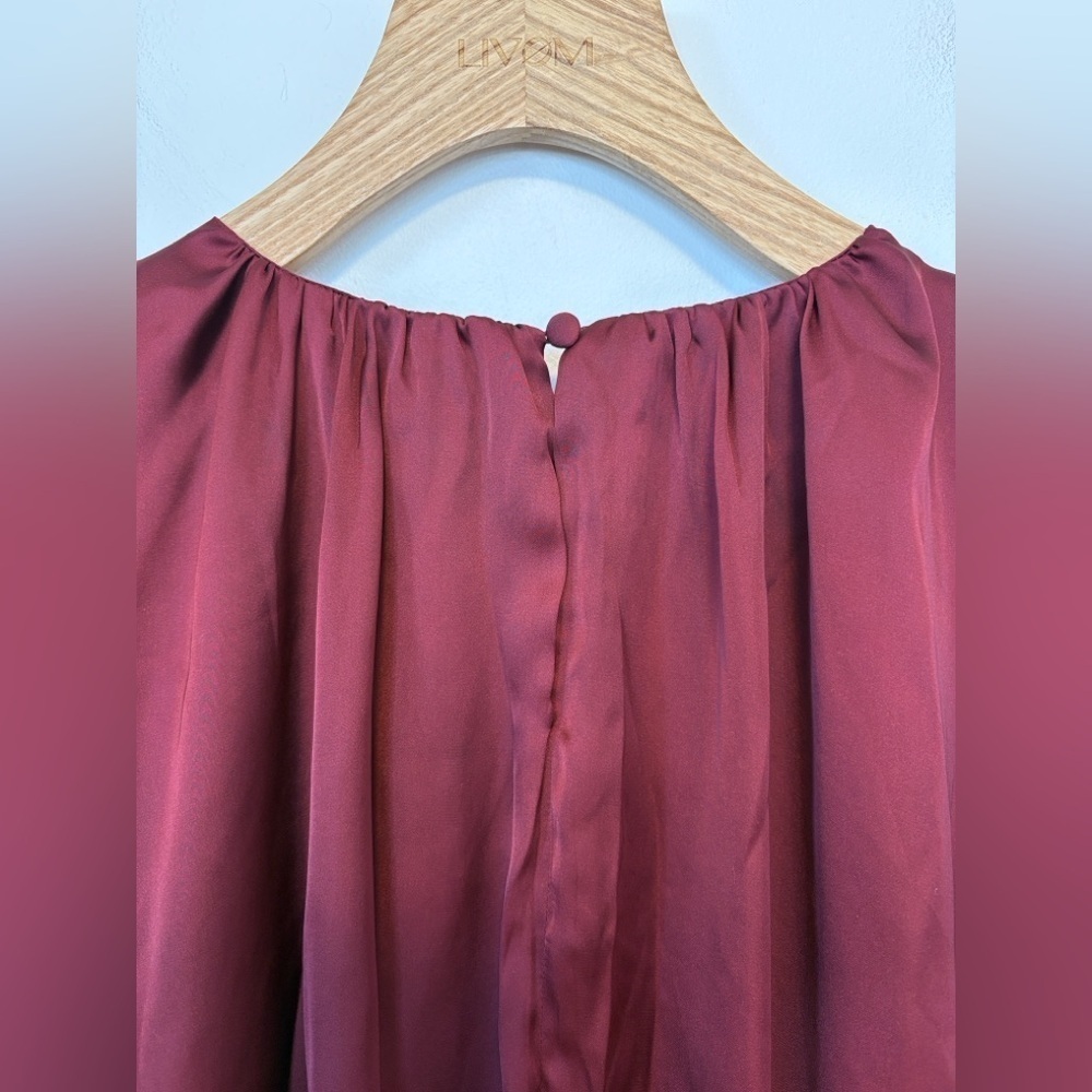 Abercrombie & Fitch Bubble Hem Ruched Satin Top NWT , sz : small - Picture 7 of 10